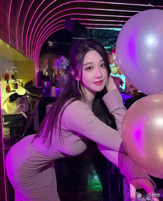 轩子巨二兔微密圈付費入圈作品合集免费下载【40+套资源-多图+视频】